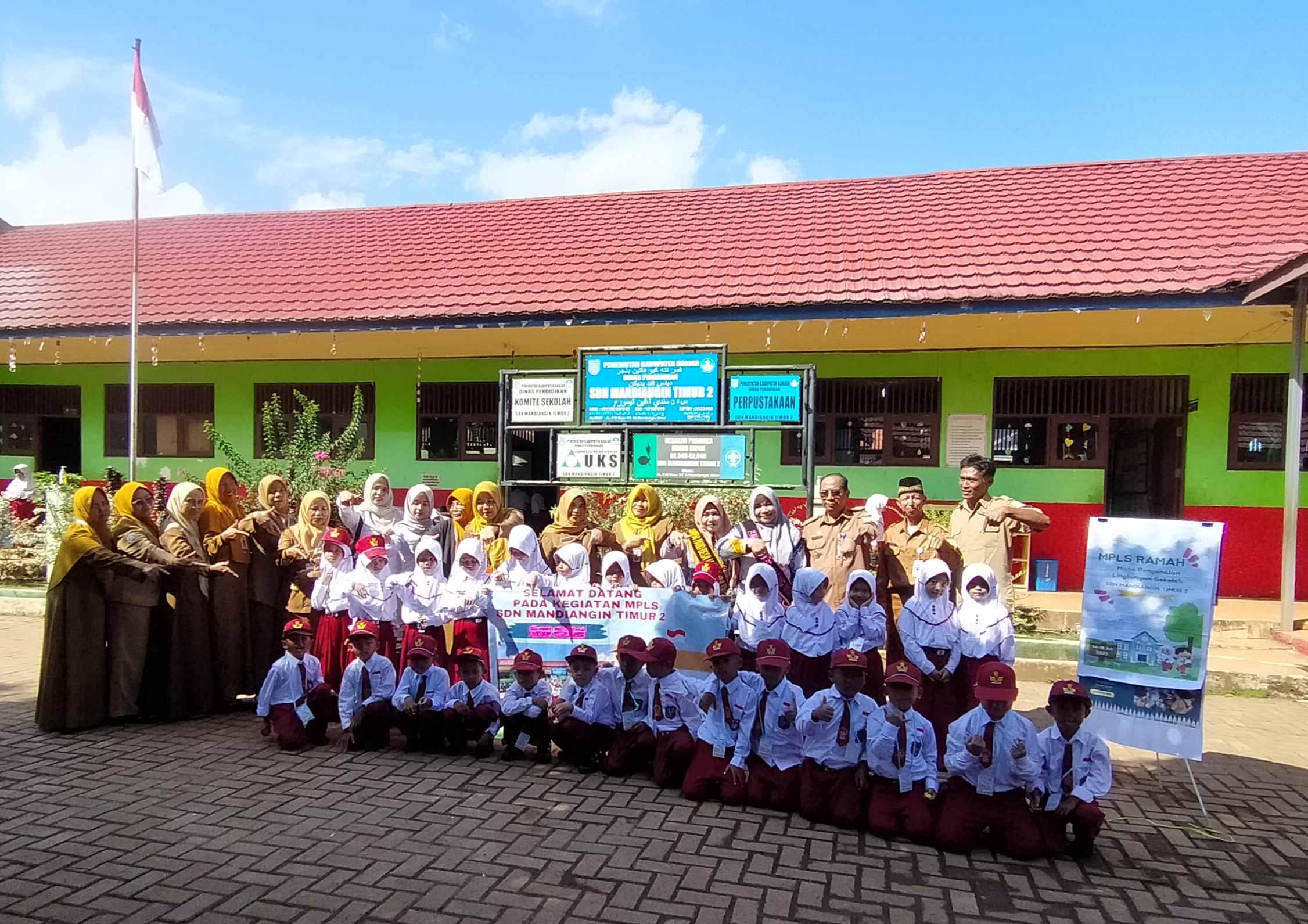 Camat dan Bunda PAUD Karang Intan Sambangi Sekolah, Dukung MPLS Ramah Anak