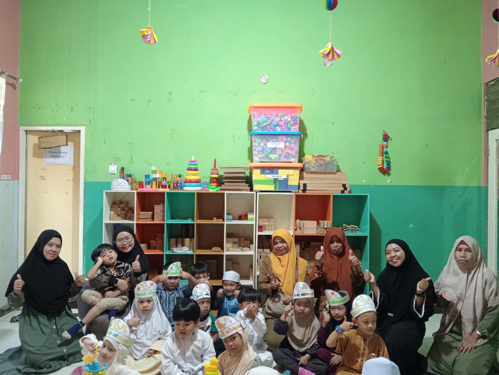 Tingkatkan Kualitas Ibadah Sejak Dini, PAUD Azkia Gelar Praktik Wudhu dan Salat Berjamaah