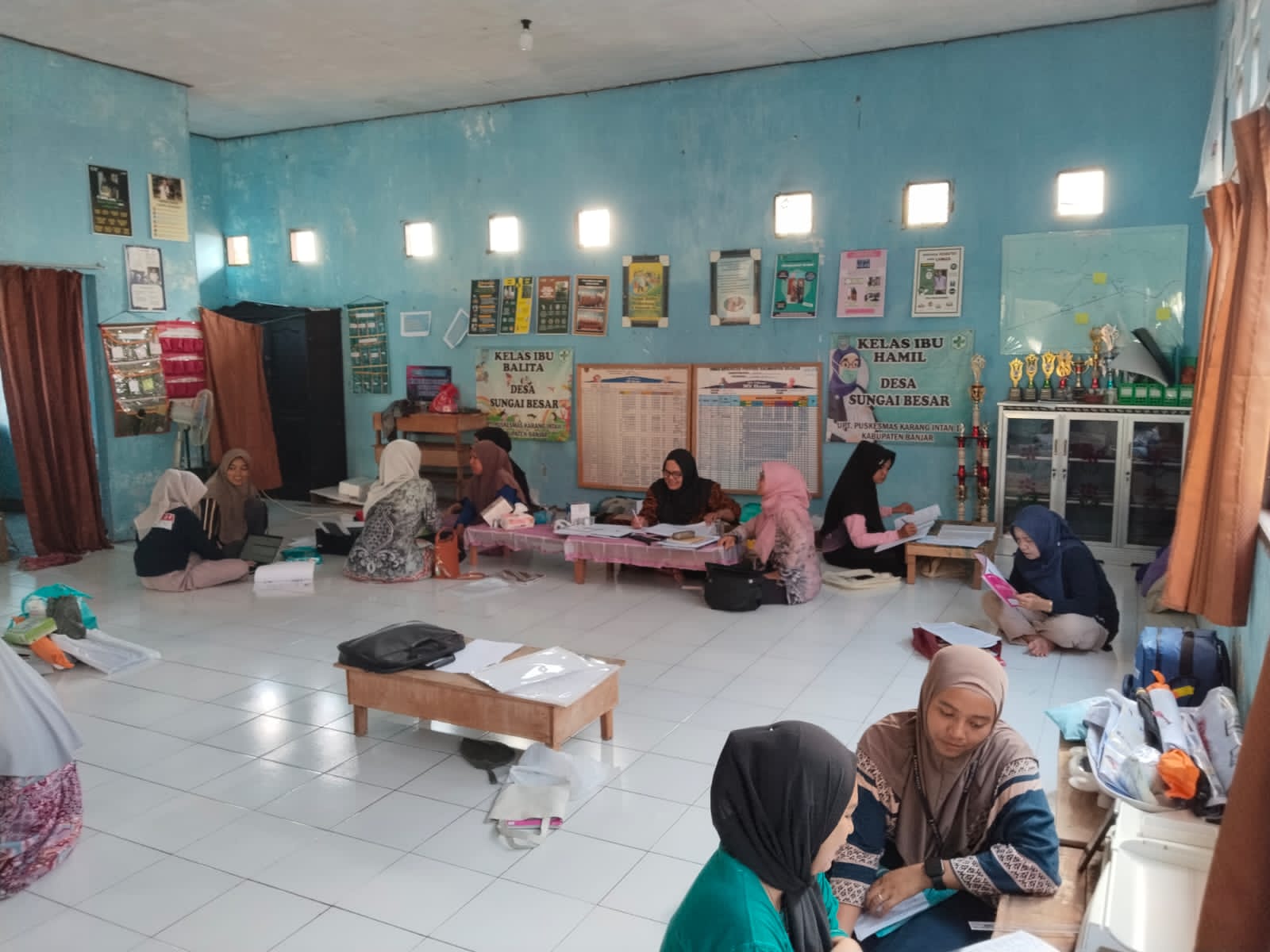 Kasi Pemerintahan Kecamatan Karang Intan Lakukan Pembinaan Posyandu Desa Sungai Besar Jelang Verifikasi Lomba UMBM