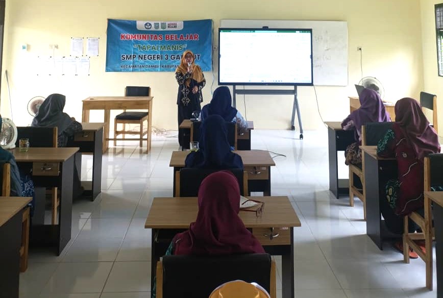 Komunitas Belajar “Tapai Manis” SMPN 3 Gambut Eksplorasi Rapor Pendidikan 2025