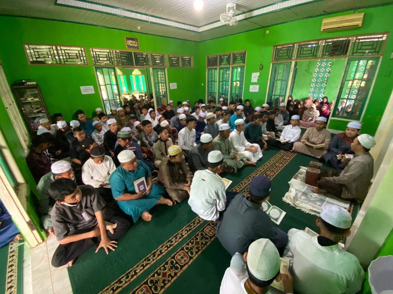 Gema Ramadan Hari Ketiga SMPN 2 Martapura: Menjemput Keberkahan Melalui Dhuha dan Al-Qur'an