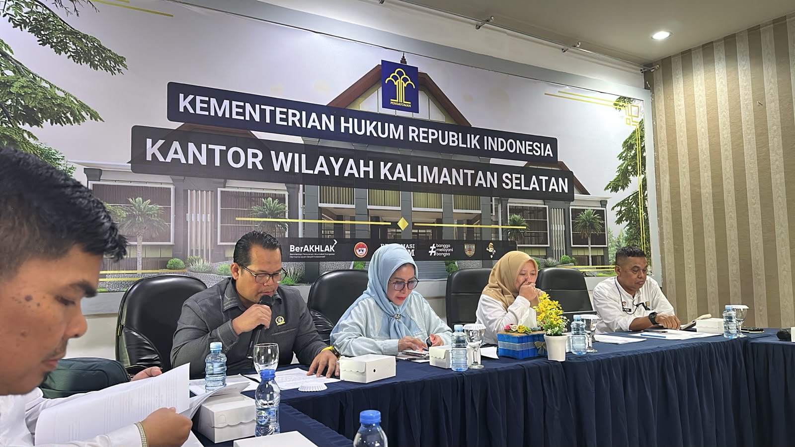 Camat Mataraman Hadiri Rapat Harmonisasi Raperda Kabupaten Banjar di Kanwil Kemenkum Kalsel