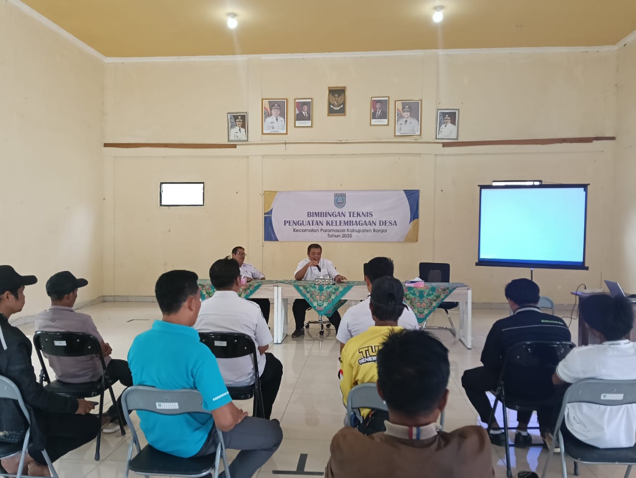 Kecamatan Paramasan Gelar Bimtek Penguatan Kelembagaan Desa
