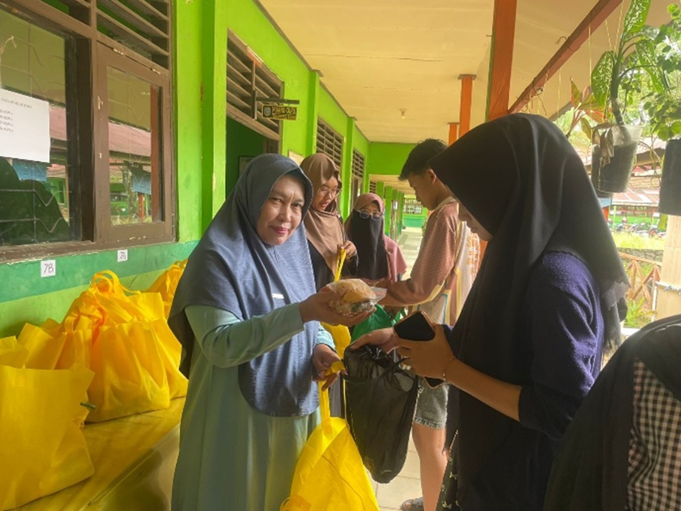 Distribusi MBG pada SMPN 1 Simpang Empat di Bulan Ramadan Berubah Jadi Sistem Rapel