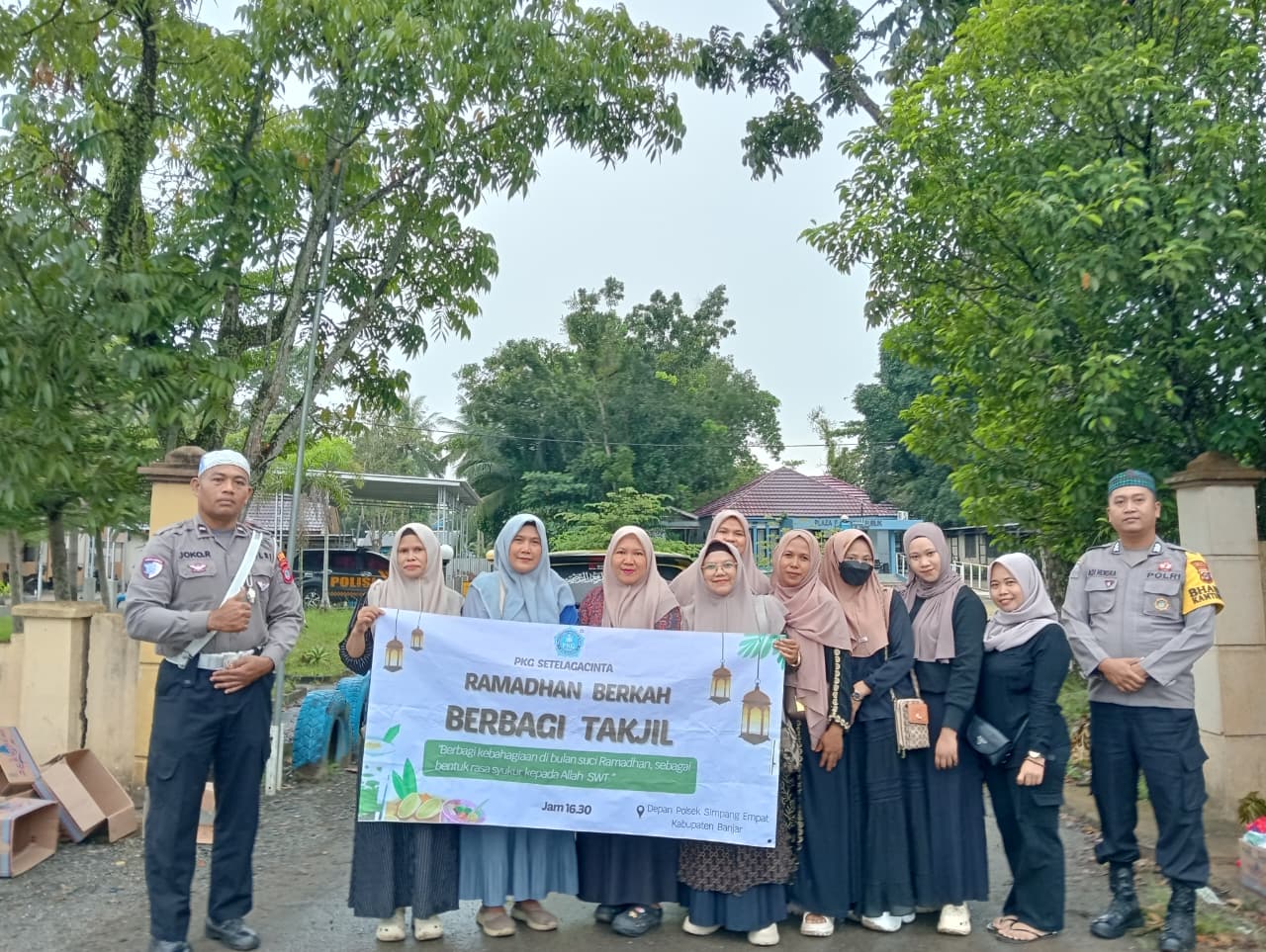 Semangat Ramadan, PKG PAUD Simpang Empat, Telaga Bauntung dan Cintapuri Darussalam Berbagi Takjil