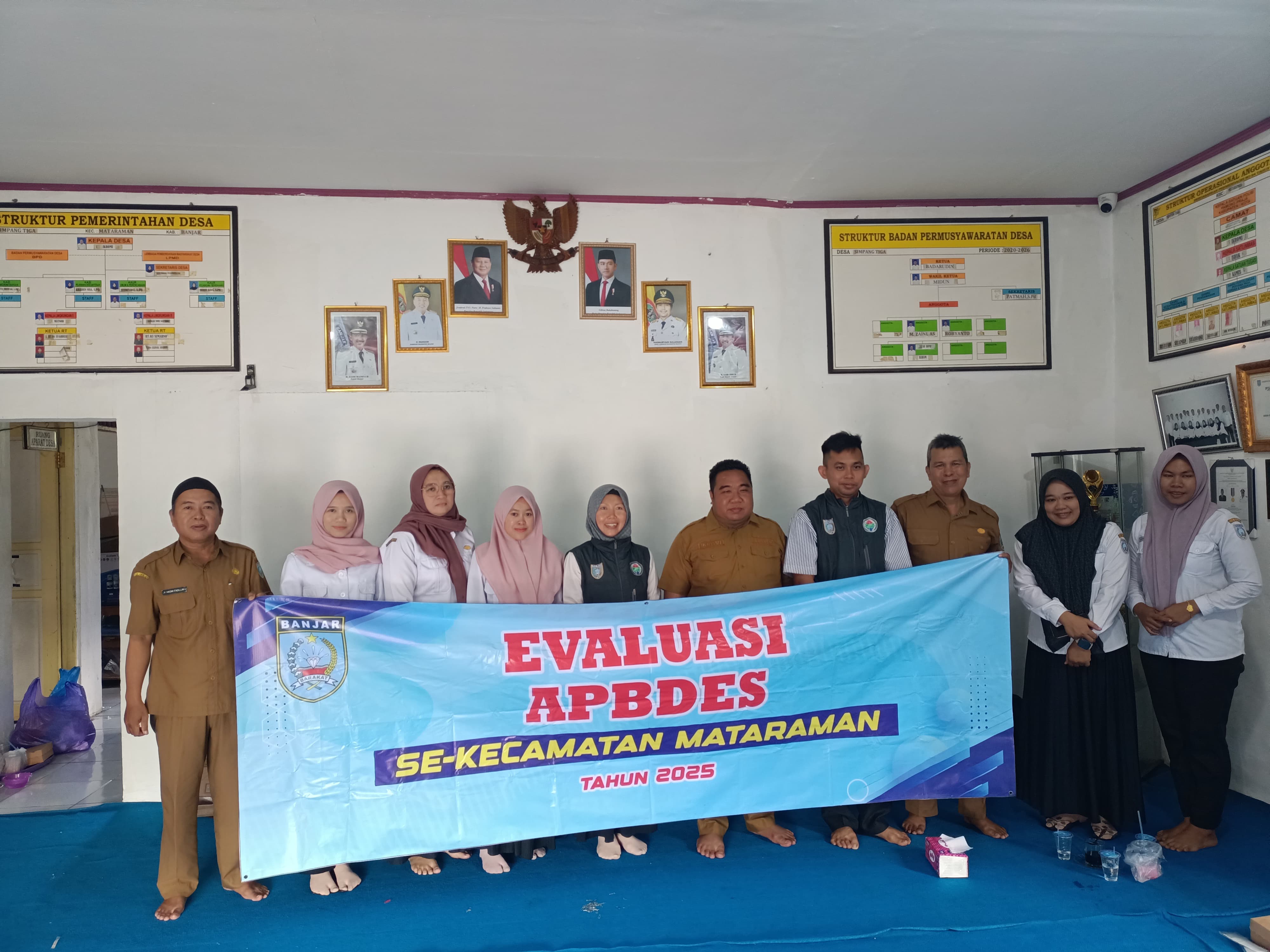 Pastikan Administrasi Baik, Kecamatan Mataraman Evaluasi APBDes di Desa Simpang Tiga