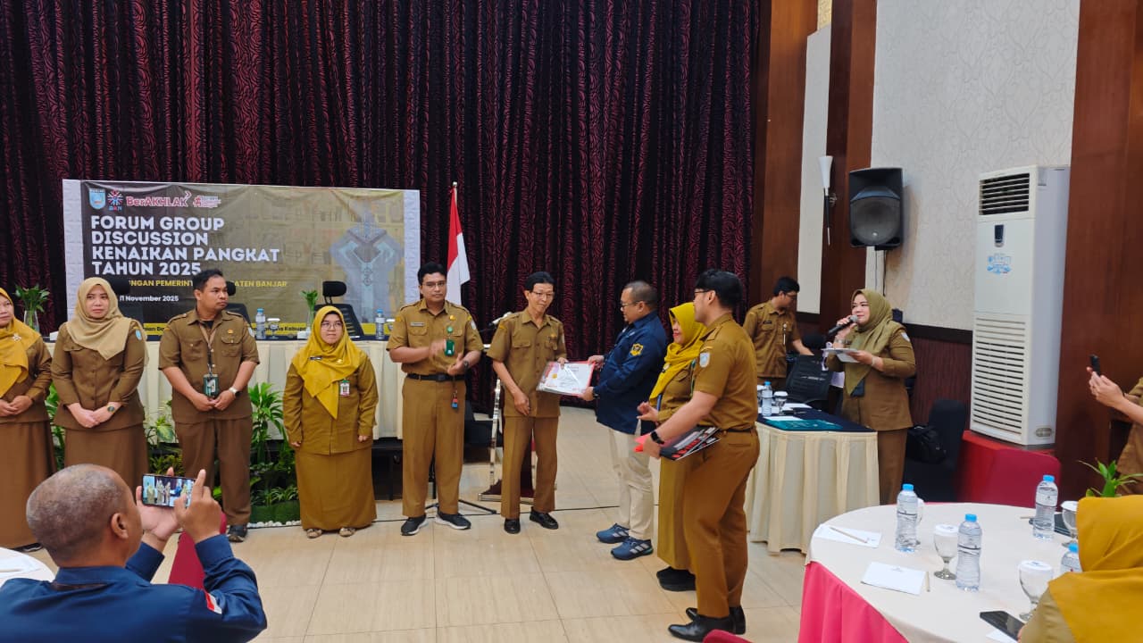 Kecamatan Karang Intan Raih Penghargaan Terbaik III Atas Dukungan dalam Percepatan Layanan Kenaikan Pangkat Tahun 2025