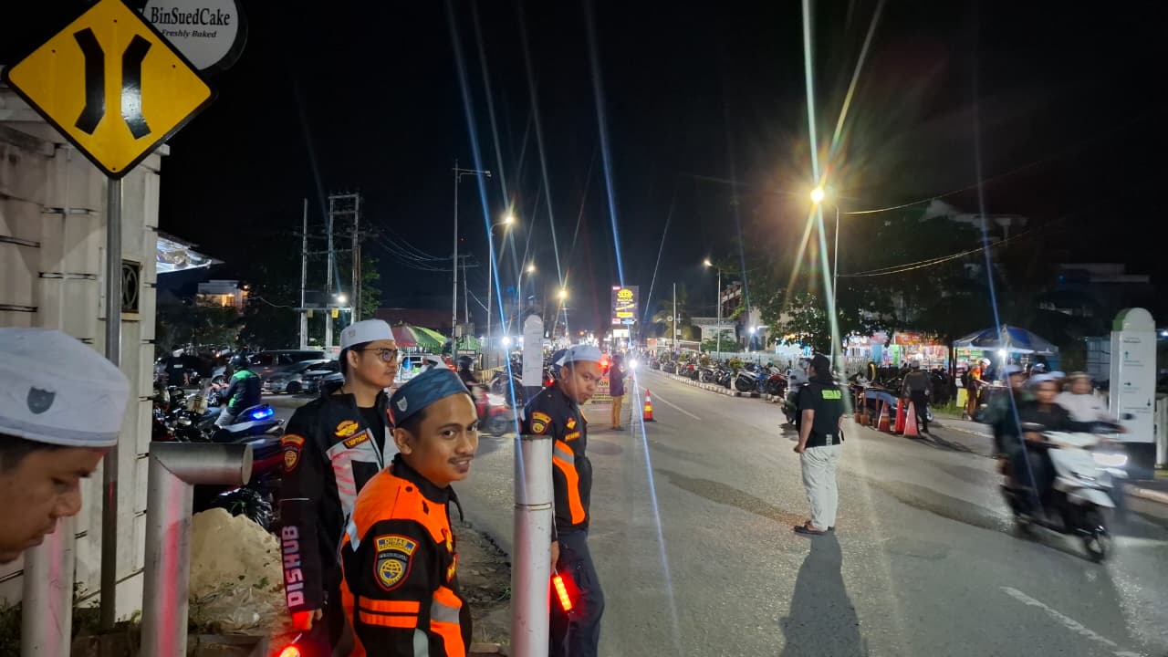 Sinergi Dishub Banjar dalam Kelancaran Ibadah pada Pengajian Rutin Malam Senin di Sekumpul