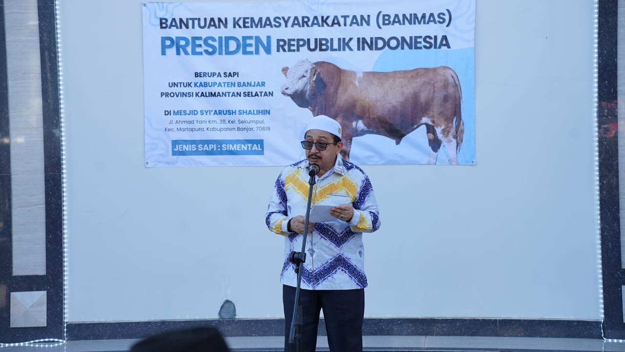 Wabup Banjar Habib Idrus Serahkan Sapi Kurban Milik Presiden Prabowo di Martapura