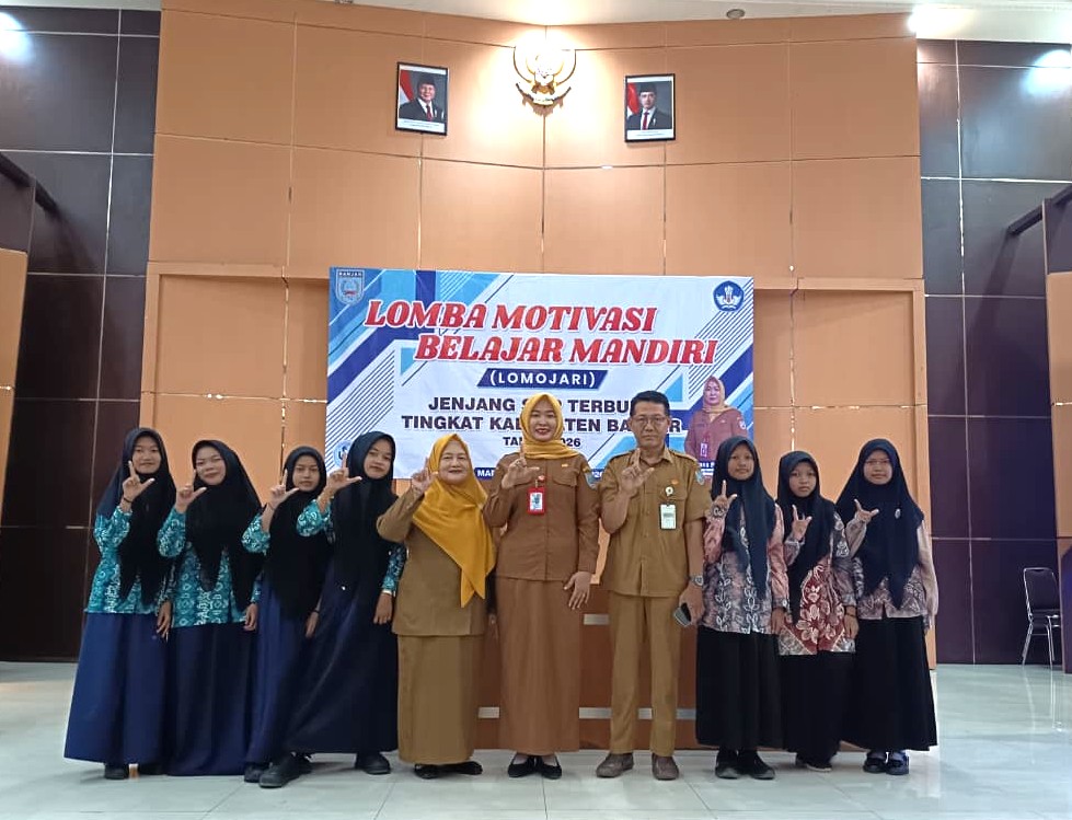 Tiga Srikandi SMP Terbuka Karang Intan Tampil Percaya Diri di Ajang Lomojari 2026