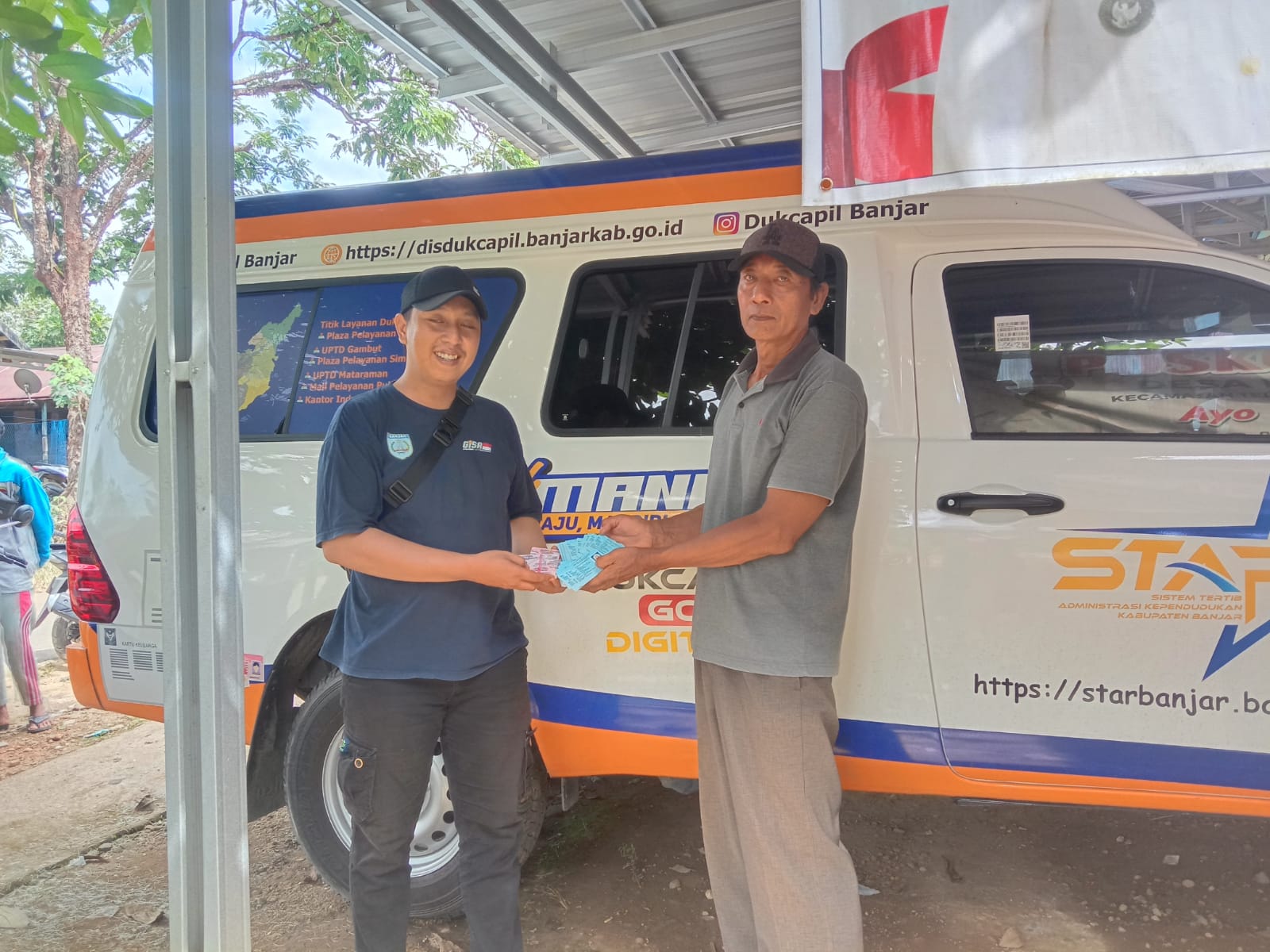 Disdukcapil Kabupaten Banjar Layani Warga Desa Rantau Bujur