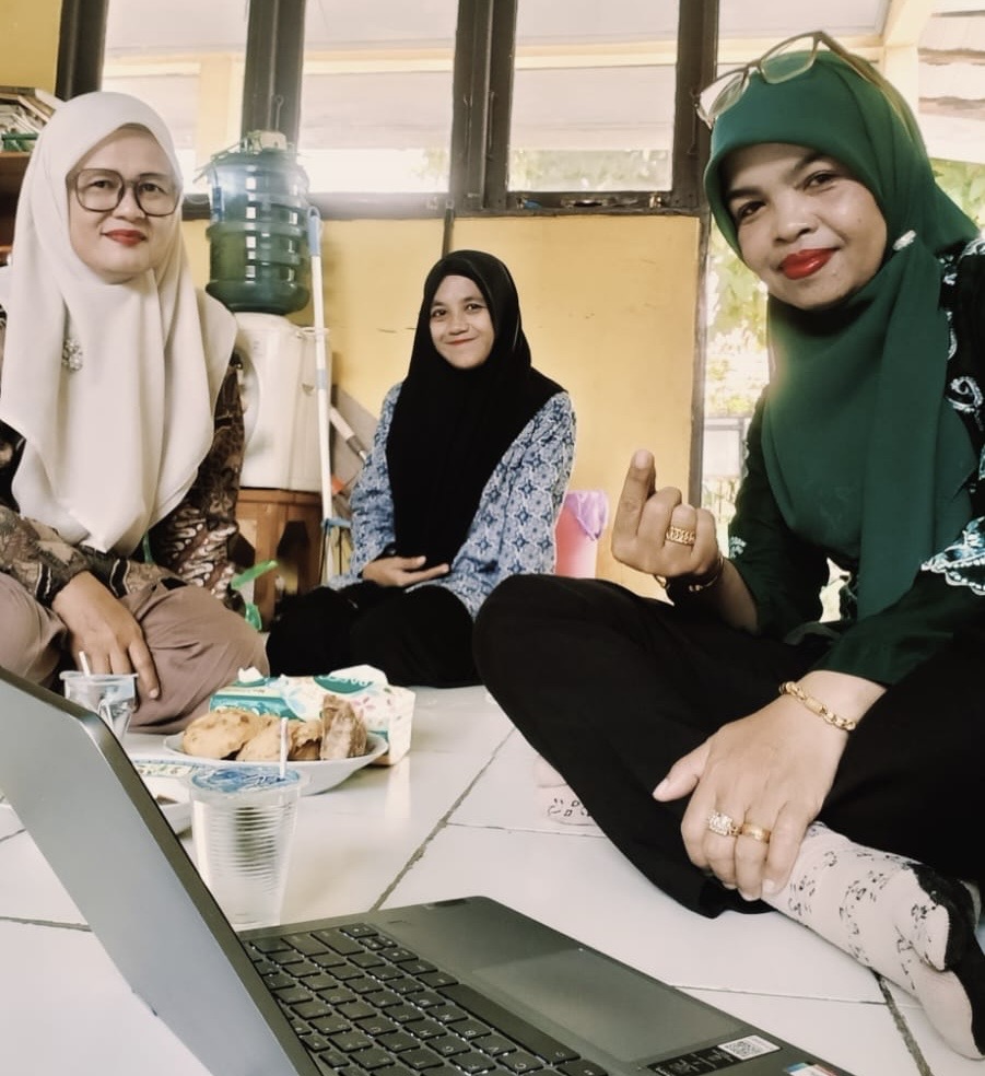 Selesaikan Kendala Akun PTK, Penilik PAUD Martapura Lakukan Pendampingan Intensif di KB Rose