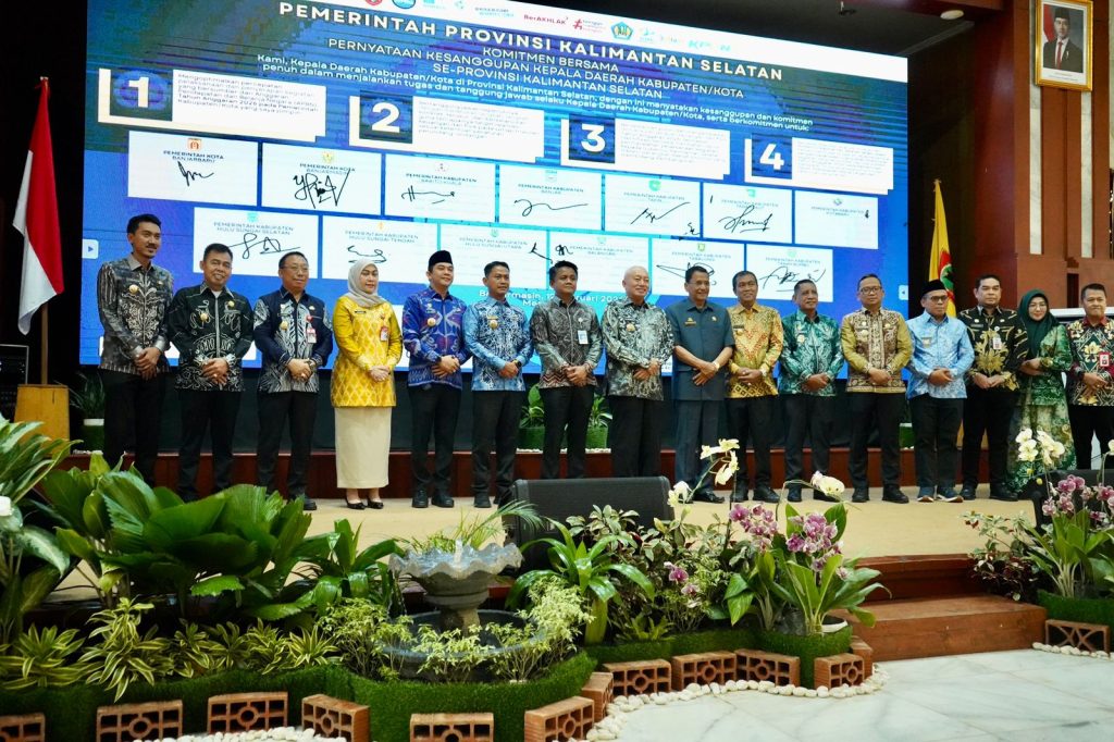 Pemprov Kalsel Gelar Rakor Percepatan APBN, Teken Komitmen dan Anugerahkan Kinerja TA 2025