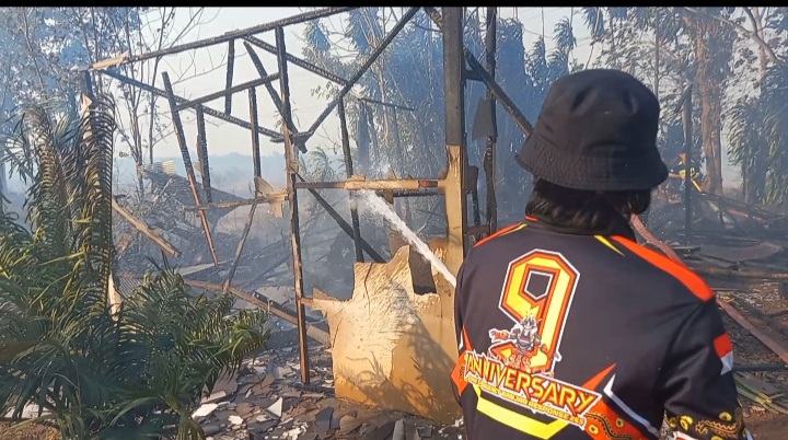 Karhutla di Desa Padang Daun, Dua Rumah Ikut Terbakar