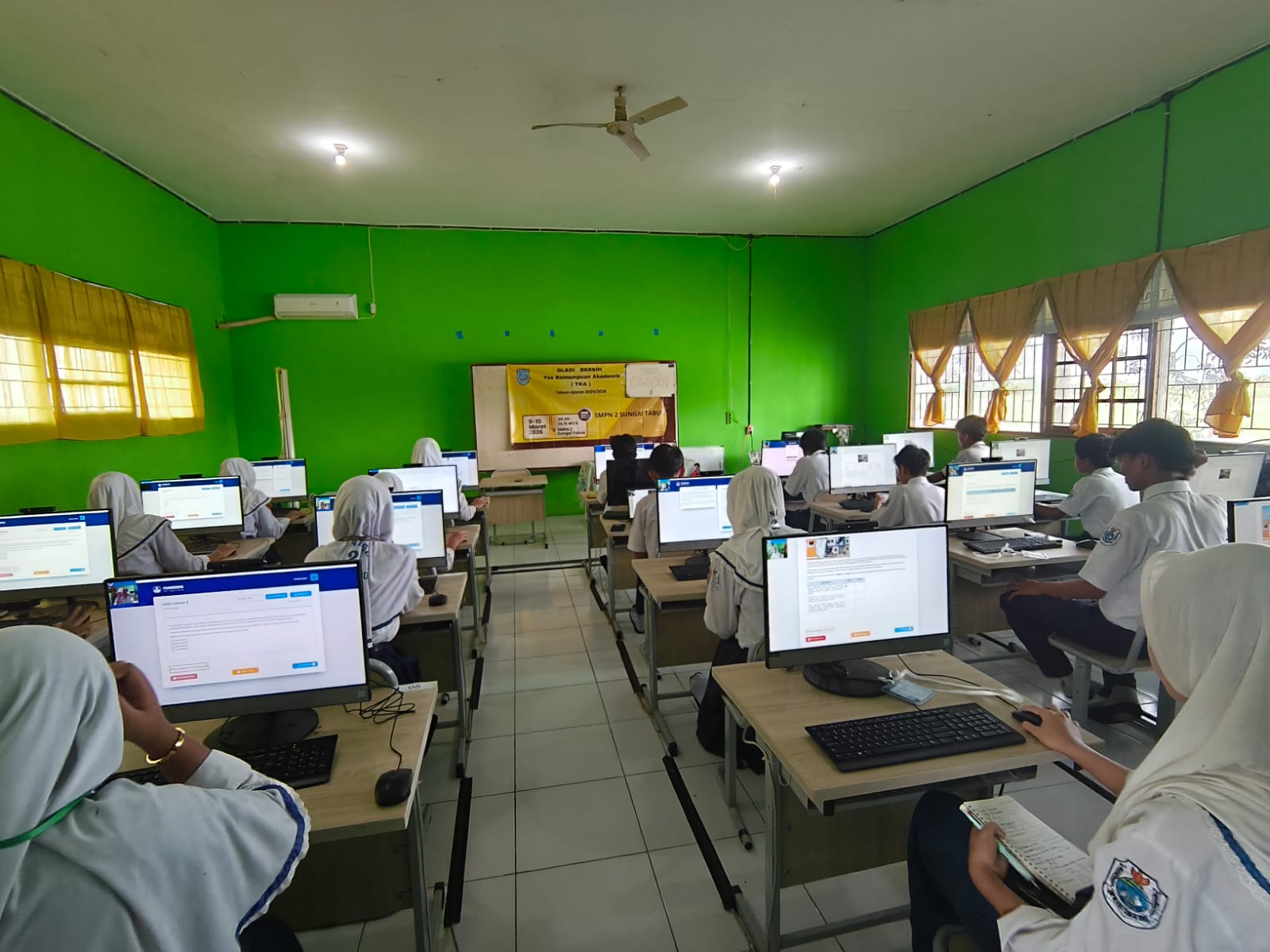 Siapkan Mental dan Teknis ,Siswa SMPN 2 Sungai Tabuk Gelar  Gladi  Bersih TKA