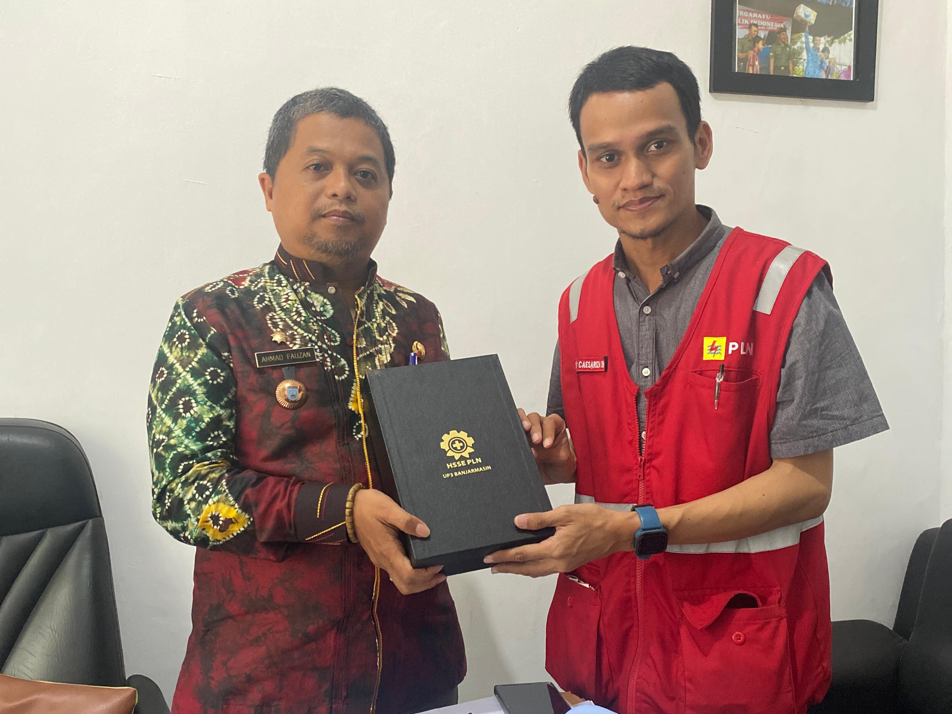 Kecamatan Gambut dan PT PLN Lakukan Koordinasi Beraktivitas Dekat Aliran Listrik