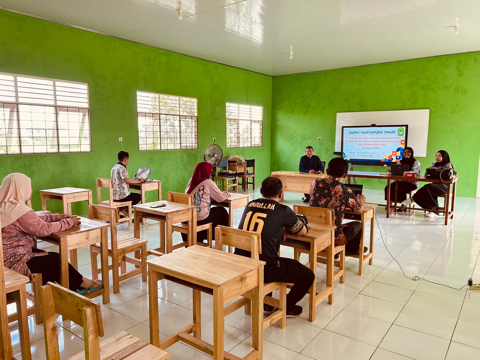 Pengimbasan Portofolio Digital Tingkatkan Mutu Pembelajaran di SMPN 1 Martapura Timur