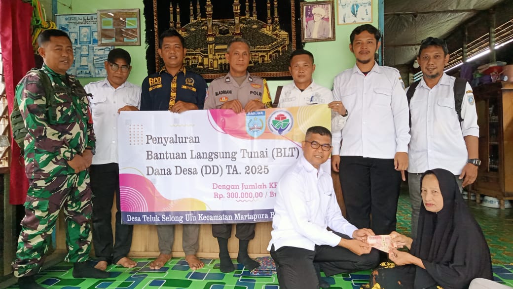 Penyaluran BLT-DD Tahap 7 kepada Enam KPM di Desa Teluk Selong Ulu
