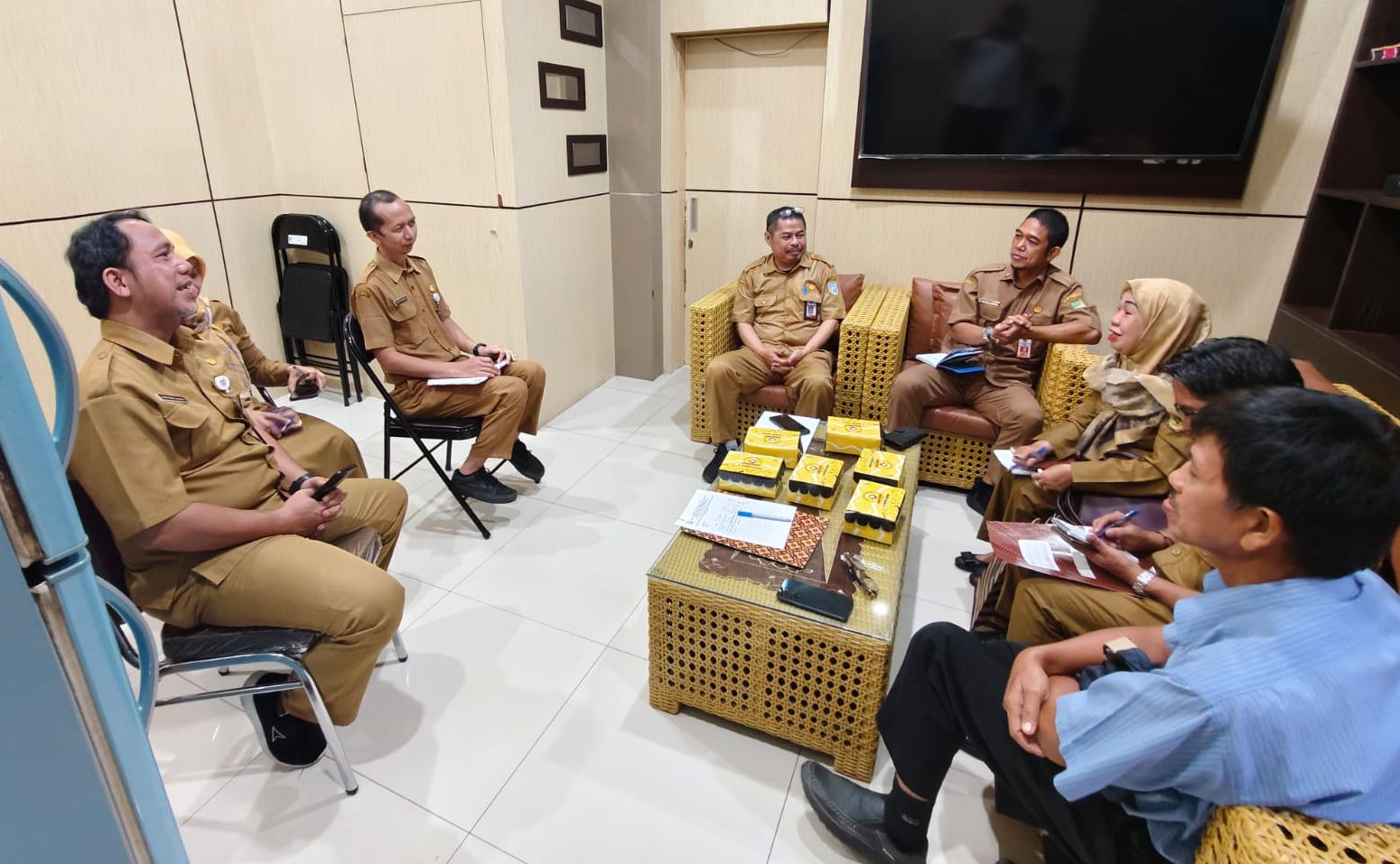 Belajar Pembentukan Forum CSR, Dinsospmd Barito Utara Berkunjung ke Bappedalitbang Banjar