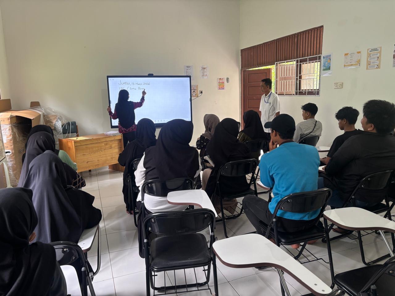 Tingkatkan Kesiapan Warga Belajar, Penilik Kesetaraan Pantau Persiapan TKA di PKBM Pematon Aranio