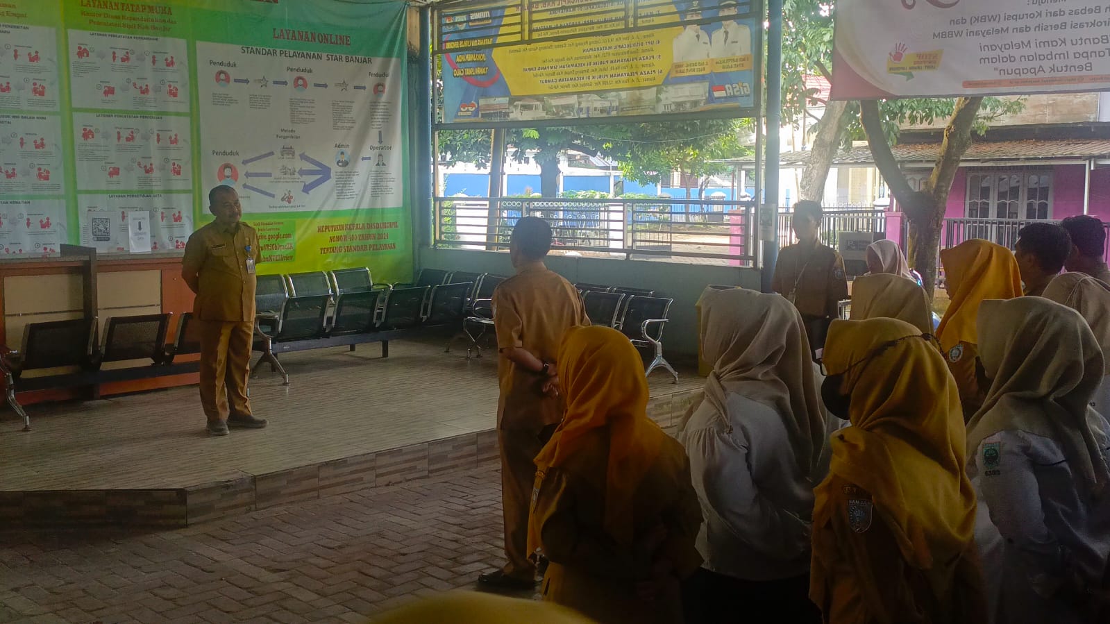 Gelar Apel Pagi, Disdukcapil Banjar Tekankan Komitmen Zona Integritas dan Pelayanan Prima