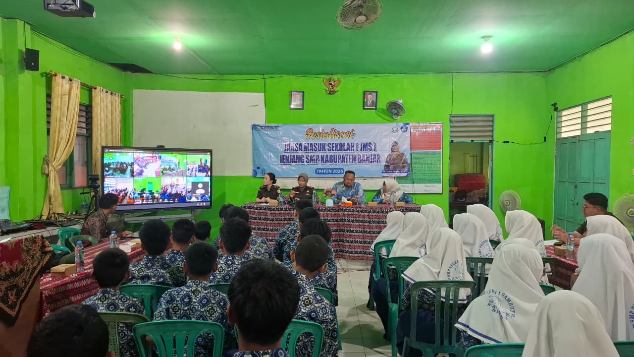 Kenali Hukum, Jauhi Hukuman: Kejari Banjar Sambangi SMPN 1 Gambut Melalui Program "Jaksa Masuk Sekolah"