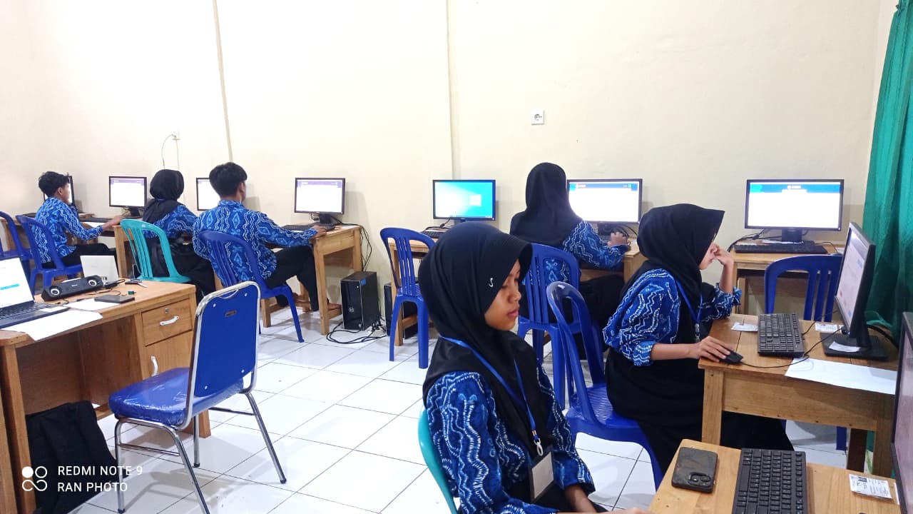 SMP Negeri 5 Karang Intan Melaksanakan  Gladi Tes Kemampuan Akademik (TKA) di 2 Gelombang