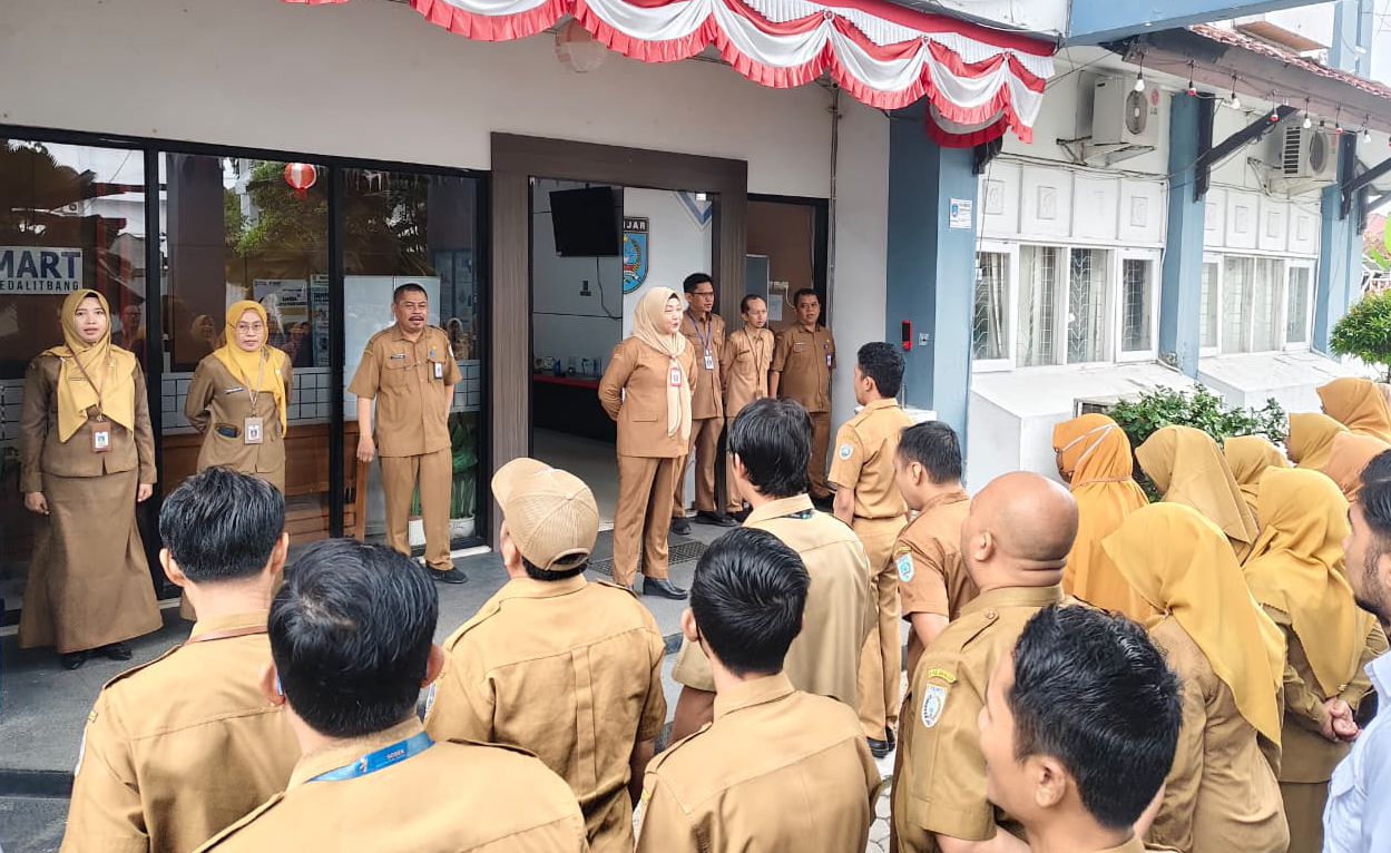 Apel Pagi, Kepala Bapperida Banjar Ingatkan Kedisiplinan dan Sinergi antar Pegawai