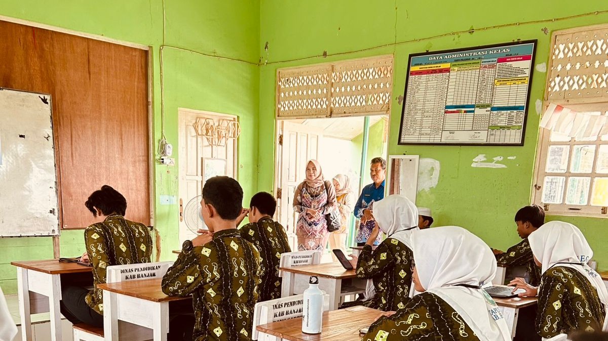 Disdik Banjar Monitoring Pelaksanaan Ujian Sekolah di SMPN 1 Martapura Timur