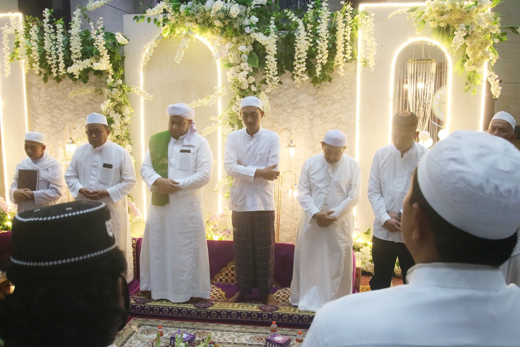 Bupati bersama Wabup Hadiri Peringatan Isra Miraj dan Haul 18 Abah Guru Sekumpul