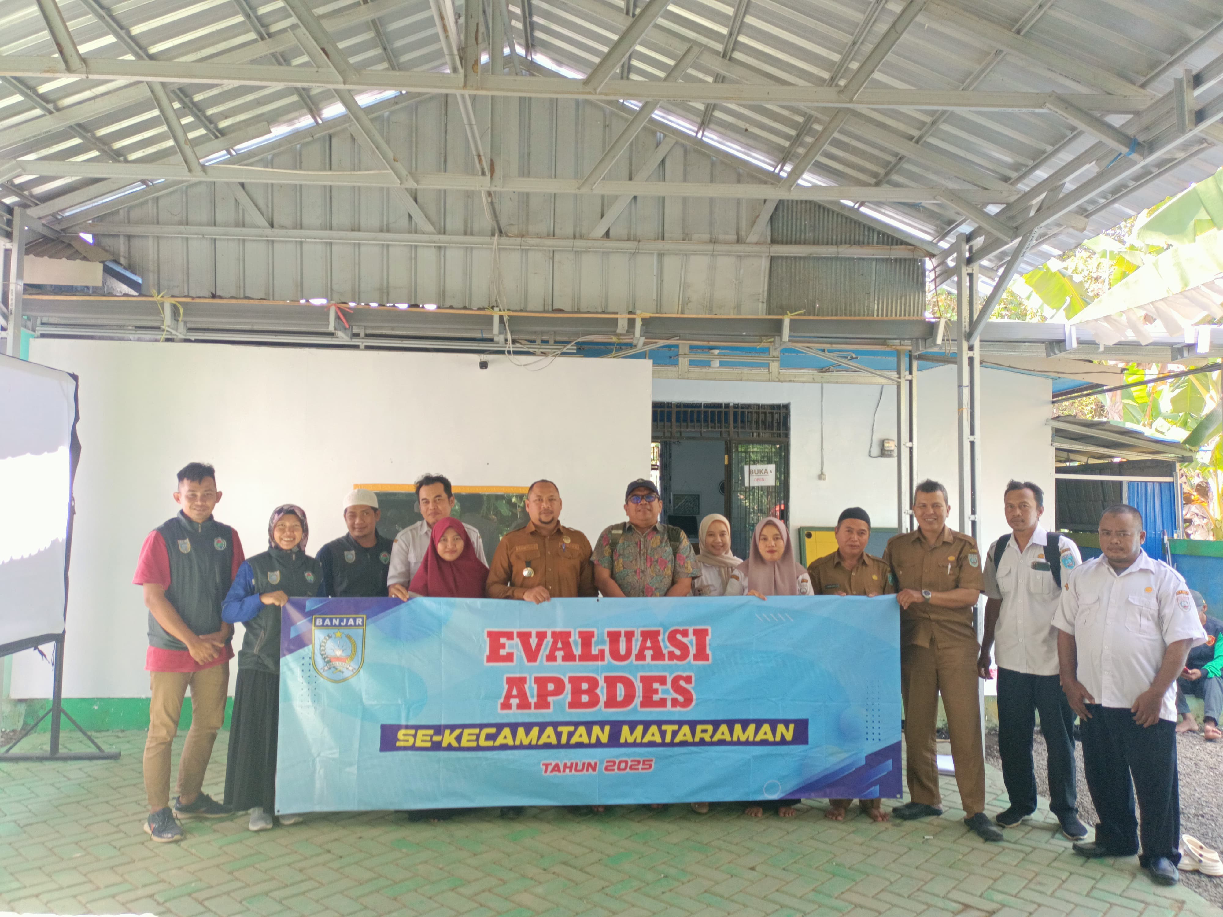 Pastikan Administrasi Baik, Kecamatan Mataraman Evaluasi APBDes di Desa Bawahan Seberang