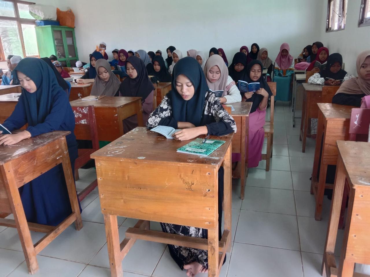 Rapor Pendidikan 2026 Dirilis, SMPN 2 Martapura Barat Masuk Peringkat Atas Nasional