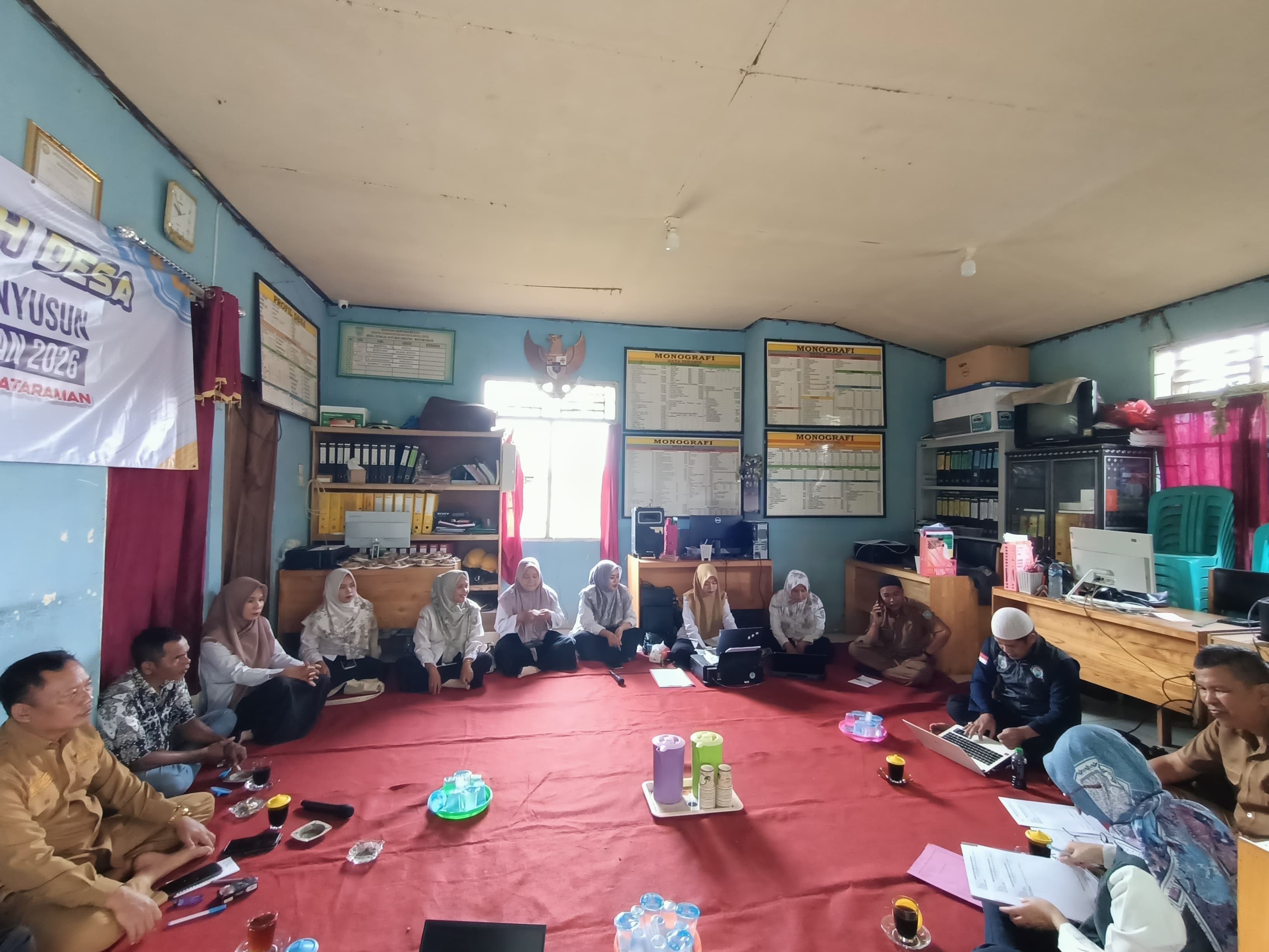 Tim Kecamatan Mataraman Lakukan Evaluasi APBDesa 2025 pada Pemdes Sungai Jati