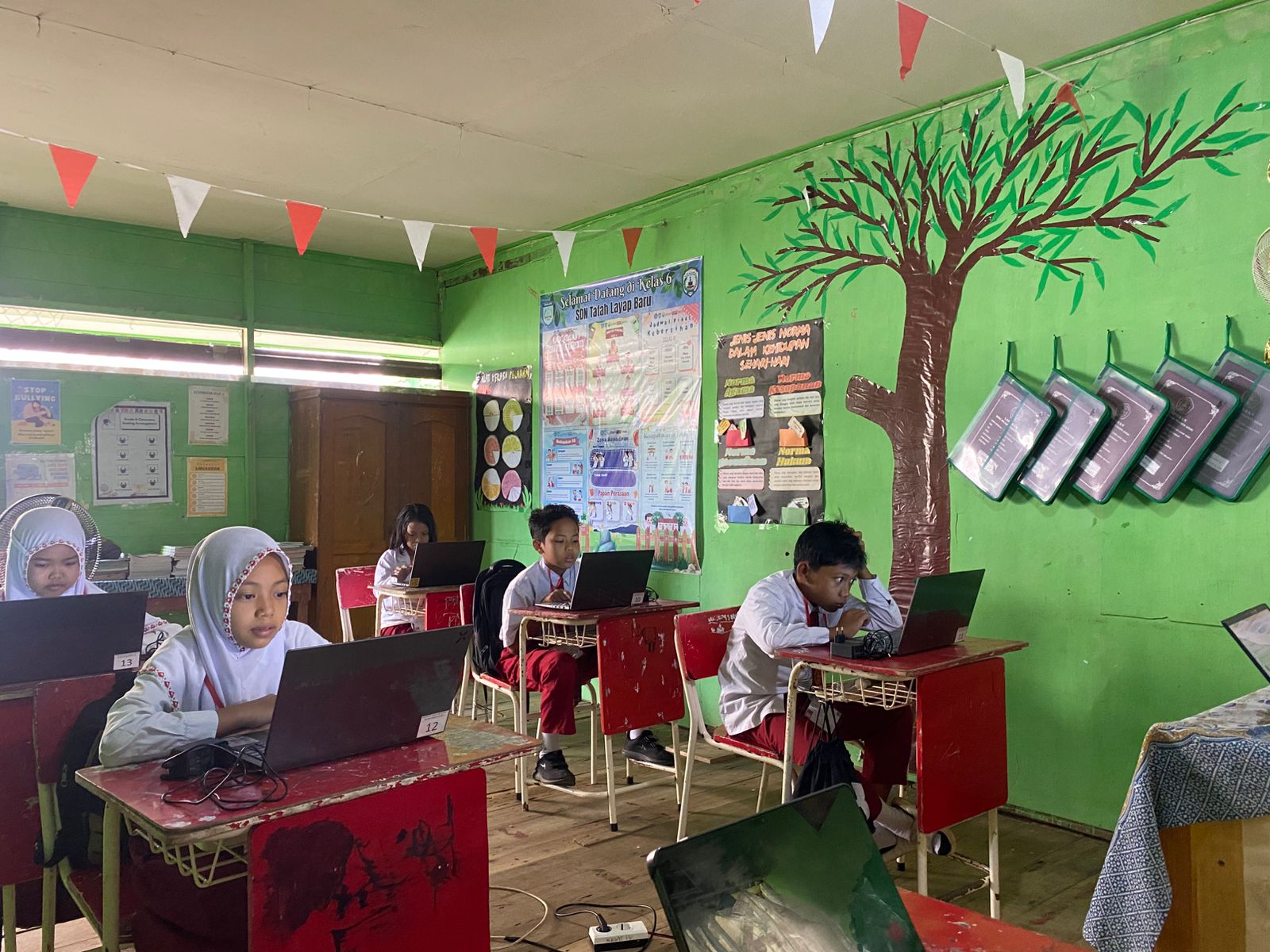 Semangat Tanpa Batas, Gladi TKA SDN Tatah Layap Baru Berjalan Lancar di Wilayah Perbatasan