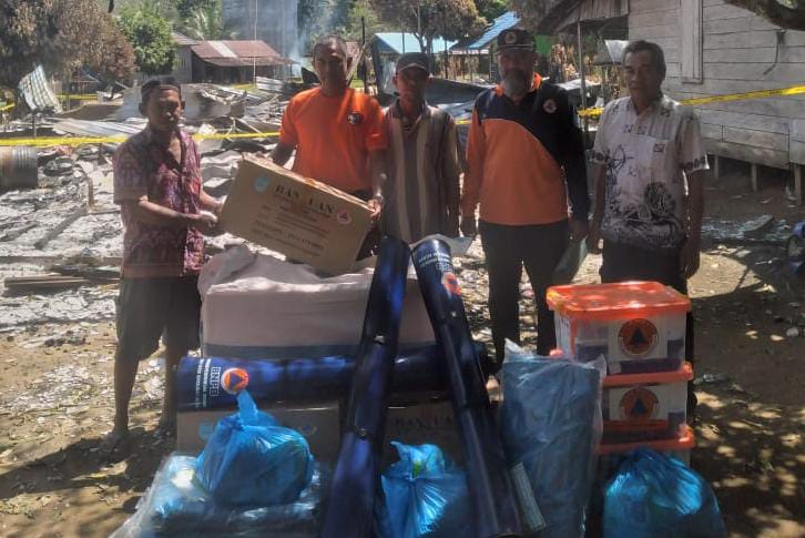 Kebakaran di Desa Angkipih, Tiga Rumah dan Satu SD Hangus Terbakar