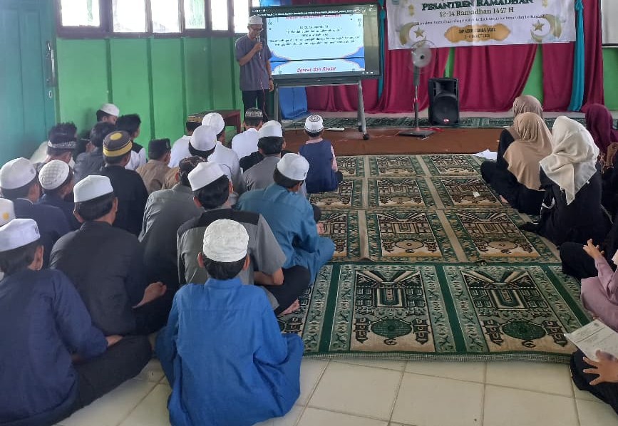 Hari Kedua Pesantren Ramadan SMPN 3 Sungai Tabuk Diisi Materi Keagamaan dan Pembinaan Karakter