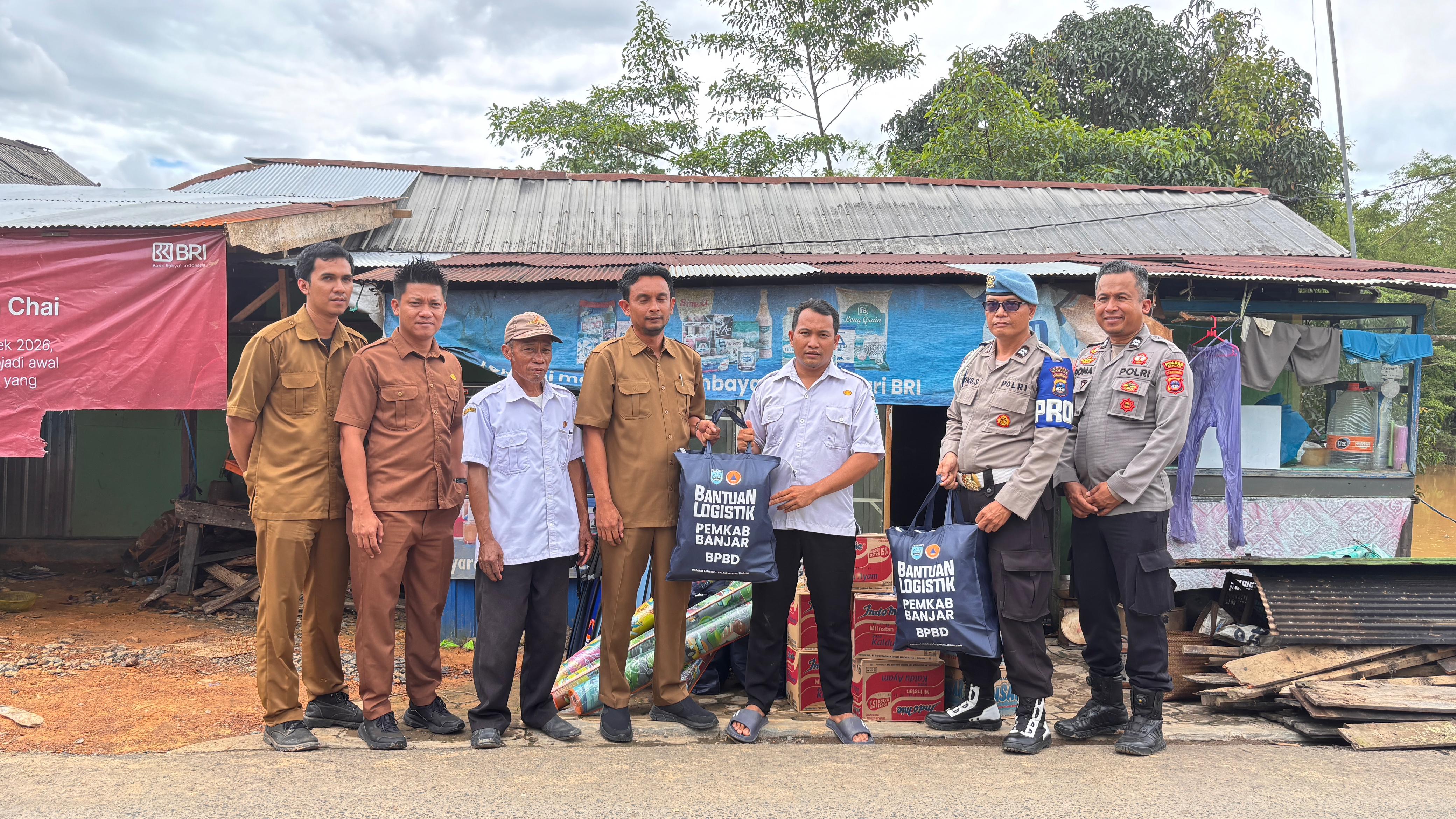BPBD Banjar Salurkan Bantuan untuk Korban Tanah Longsor di Desa Tanah Abang