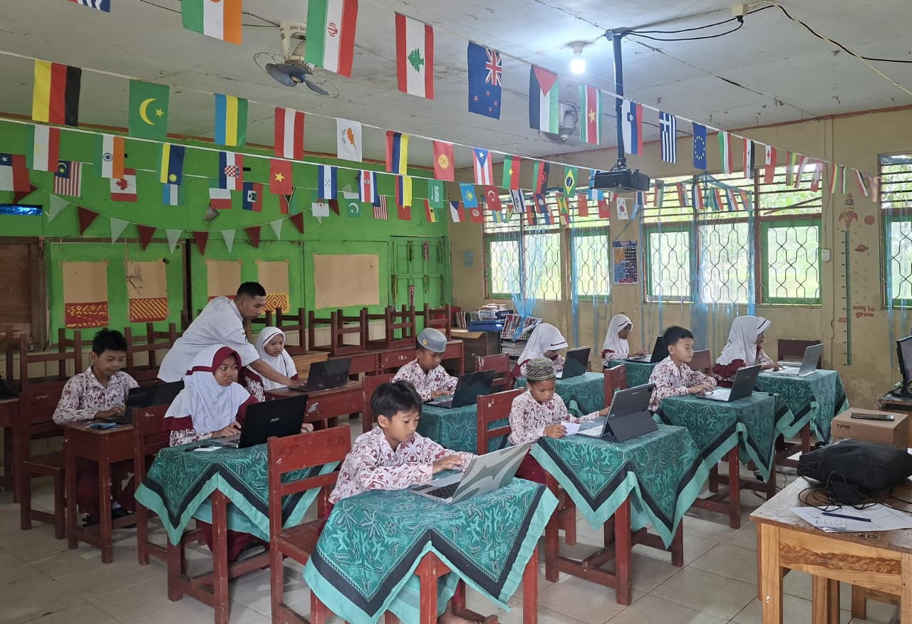 Suasana Ramadan Tak Surutkan Semangat, Siswa SDN Sungai Rangas Serius Ikuti Gladi Bersih TKA