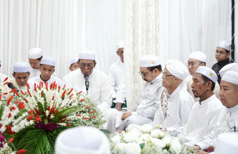 Wabup Banjar Hadiri Haul ke-1 KH Masdar bin H Umar di Astambul